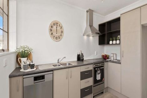 Photo of property in 51a Ludlam Crescent, Woburn, Lower Hutt, 5010