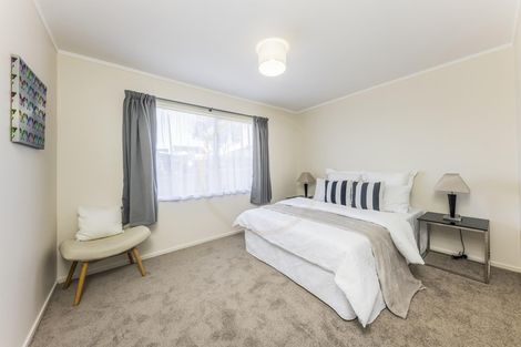 Photo of property in 1/136 Shifnal Drive, Randwick Park, Auckland, 2105