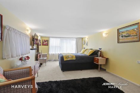 Photo of property in 12 Highland Avenue, Titirangi, Auckland, 0604