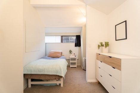 Photo of property in 37 Greyfriars Crescent, Tawa, Wellington, 5028