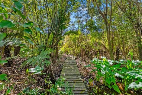 Photo of property in 202 Muriwai Valley Road, Muriwai, Waimauku, 0881
