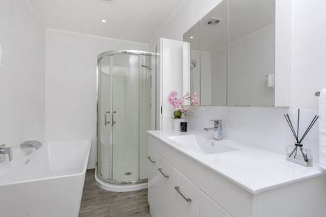 Photo of property in 9 Purata Place, Mangere Bridge, Auckland, 2022