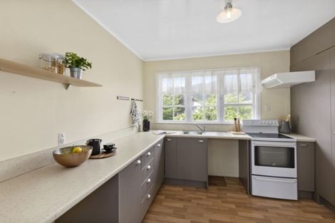 Photo of property in 1/95 Whites Line East, Waiwhetu, Lower Hutt, 5010