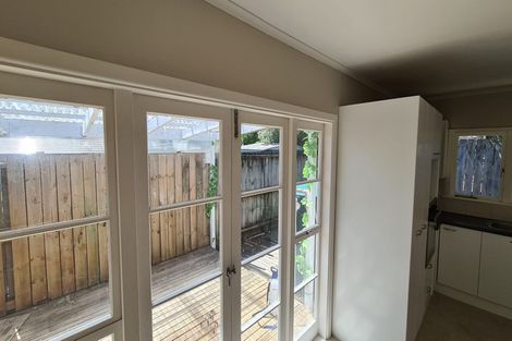 Photo of property in 40a Peach Road, Glenfield, Auckland, 0629