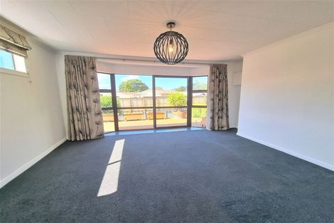 Photo of property in 21 Oxford Street, Picton, 7220