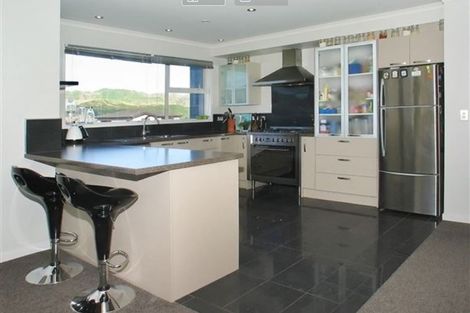 Photo of property in 2 Peel Lane, Aotea, Porirua, 5024