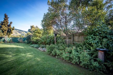 Photo of property in 8a Winara Avenue, Waikanae, 5036