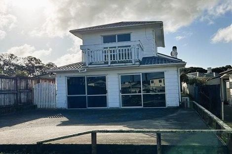 Photo of property in 10 Wallis Street, Raglan, 3225