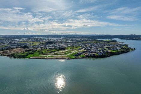 Photo of property in 42 Harbourside Parade, Hobsonville, 0616