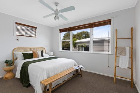 Photo of property in 1/45 Seine Road, Forrest Hill, Auckland, 0620