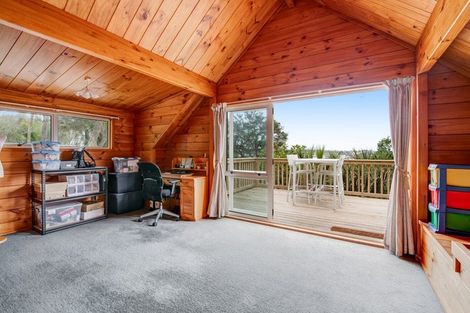 Photo of property in 100 Pemberton Avenue, Bayview, Auckland, 0629