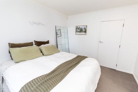 Photo of property in 2a Downing Street, Crofton Downs, Wellington, 6035