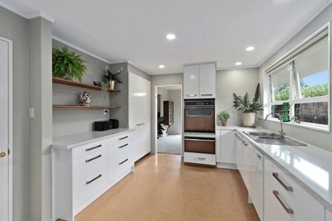 Photo of property in 248 Te Moana Road, Waikanae, 5036