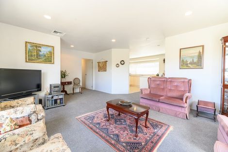 Photo of property in 3 Paua Place, Mount Roskill, Auckland, 1041