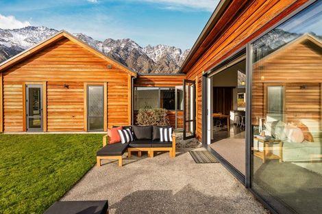 Photo of property in 4 Aberdare Court, Jacks Point, Queenstown, 9371