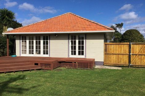 Photo of property in 64 Taikata Road, Te Atatu Peninsula, Auckland, 0610