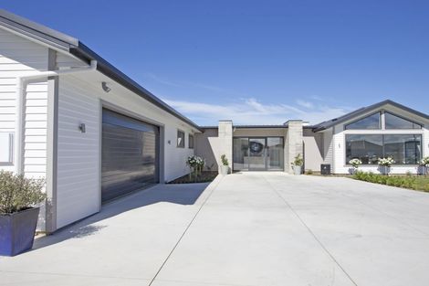 Photo of property in 58 Rodeo Drive, Kelvin Grove, Palmerston North, 4414