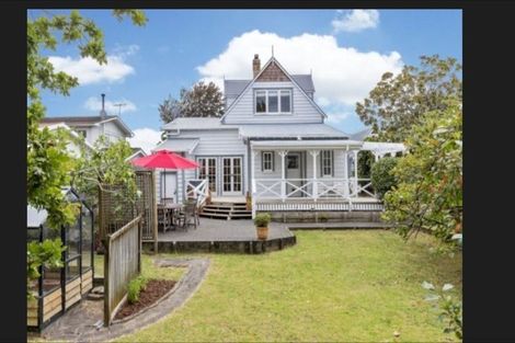 Photo of property in 46 Bradbury Road, Botany Downs, Auckland, 2010