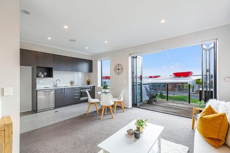 Photo of property in 6/17 Uku Lane, Hobsonville, Auckland, 0616