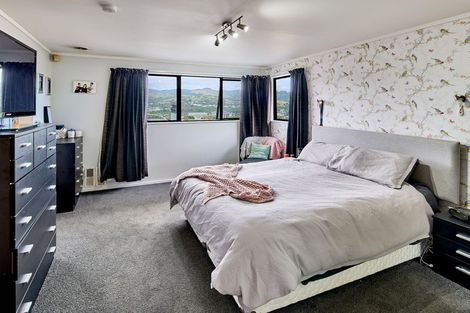 Photo of property in 12 Cullen Place, Tawa, Wellington, 5028