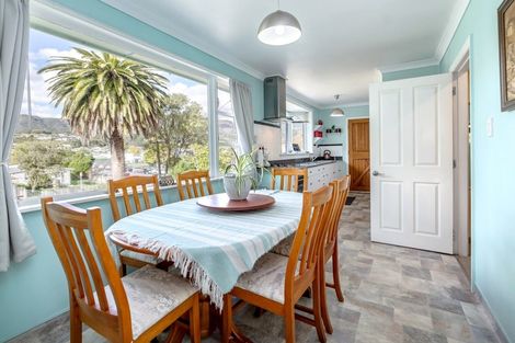 Photo of property in 184 George Street, Stokes Valley, Lower Hutt, 5019