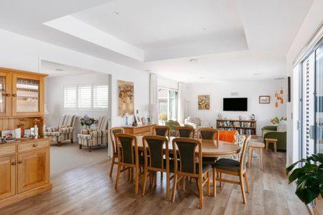 Photo of property in 15 Maria Tini Drive, Papamoa Beach, Papamoa, 3118