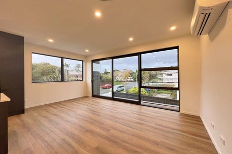 Photo of property in 3b Wilbur Place, Pakuranga Heights, Auckland, 2010