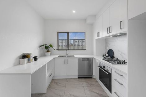 Photo of property in 6 Heketara Place, Papakura, 2110