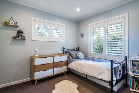 Photo of property in 1/16 Waratah Street, Birkenhead, Auckland, 0626