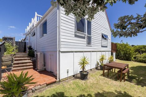 Photo of property in 2 Bermuda Grove, Paraparaumu Beach, Paraparaumu, 5032