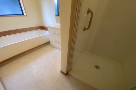 Photo of property in 28b Inglewood Place, Avonhead, Christchurch, 8042