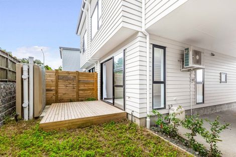 Photo of property in 43c Fitzherbert Avenue, West Harbour, Auckland, 0618