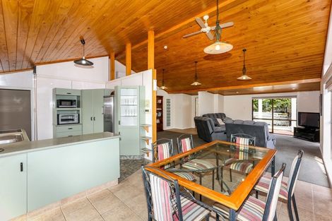 Photo of property in 5 John Guthrie Place, Merrilands, New Plymouth, 4312