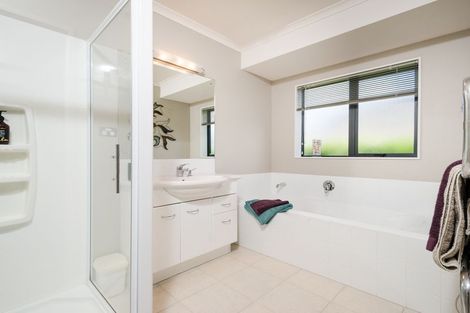 Photo of property in 27 Leafield Crescent, Henderson, Auckland, 0612