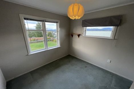 Photo of property in 35 Pokohiwi Road, Normandale, Lower Hutt, 5010