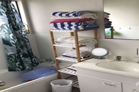 Photo of property in 2/5 Ebenezer Way, Clendon Park, Auckland, 2103