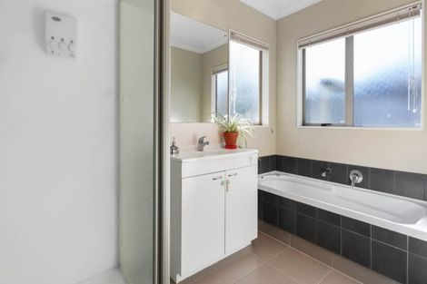 Photo of property in 11 Manning Rise, Flat Bush, Auckland, 2019