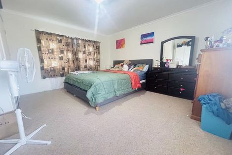 Photo of property in 5 Rimu Street, New Lynn, Auckland, 0600