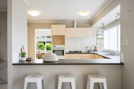 Photo of property in 2 Jubaea Place, Henderson, Auckland, 0610