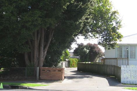 Photo of property in 65d Matipo Road, Te Atatu Peninsula, Auckland, 0610