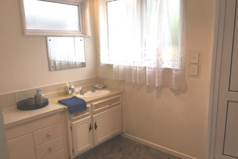 Photo of property in 13 Sunset Parade, Plimmerton, Porirua, 5026