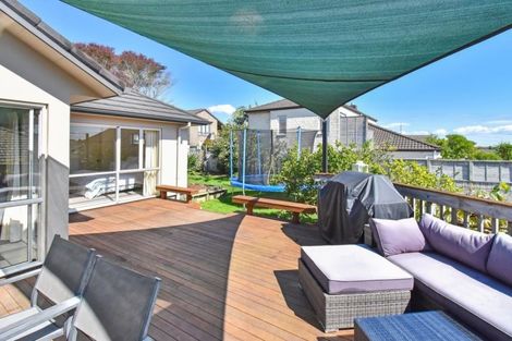 Photo of property in 17 Manara Place, The Gardens, Auckland, 2105