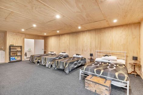 Photo of property in 100 Cole Street, Dannevirke, 4930