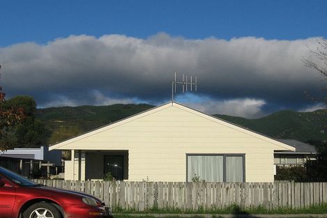 Photo of property in 26 Arawhata Road, Paraparaumu, 5032
