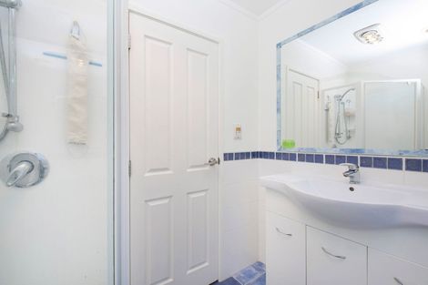 Photo of property in 13 Fieldstone Court, Northpark, Auckland, 2013