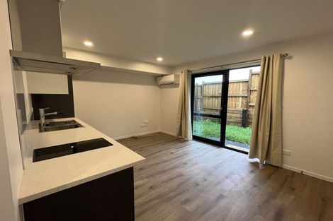 Photo of property in 15 Matukutureia Lane, Manurewa, 2102