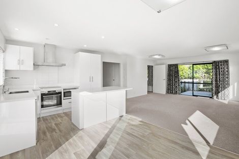 Photo of property in 11 Heta Road, Highlands Park, New Plymouth, 4312