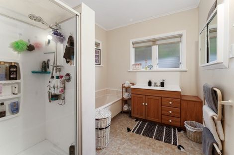 Photo of property in 16 Eatwell Avenue, Paraparaumu Beach, Paraparaumu, 5032