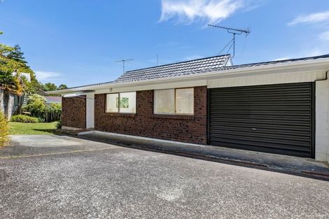 Photo of property in 2/12 Hollyhock Place, Browns Bay, Auckland, 0630