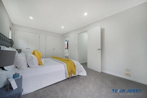 Photo of property in 27 Bridgefield Crescent, Flat Bush, Auckland, 2016
